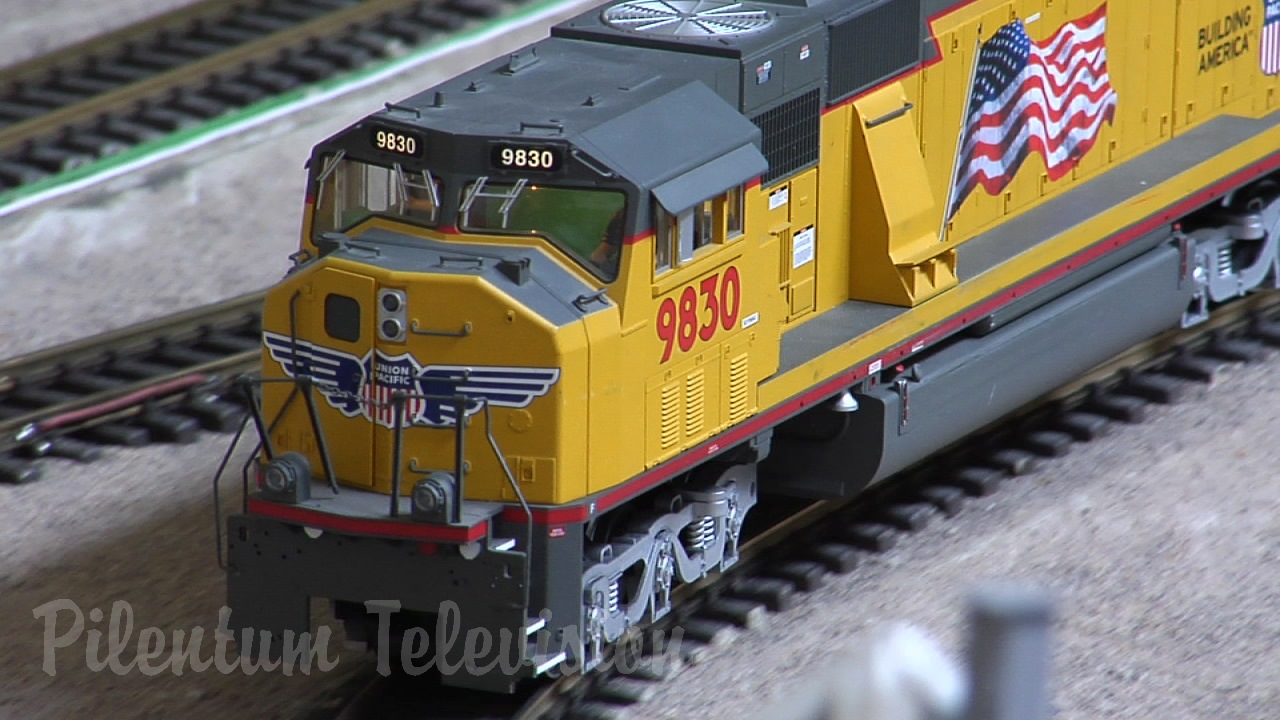 Amazing G Scale Model Railway Layout with US Trains