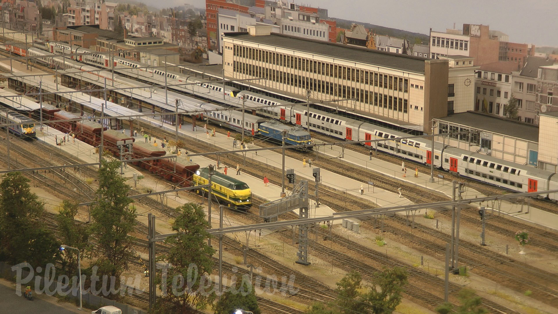 Modelbaan in België: Ivo Schrapen’s detailed replica of Hasselt railway station in HO Scale