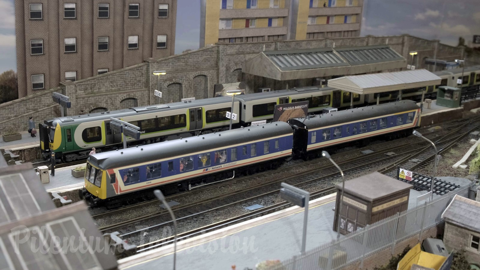 British Railway Modelling - Hornby and Bachmann Model Trains UK - OO Gauge Running Session