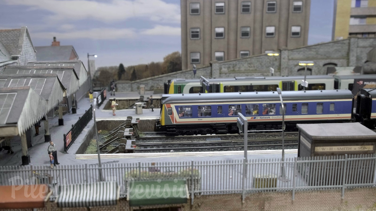 British Railway Modelling - Hornby and Bachmann Model Trains UK - OO Gauge Running Session