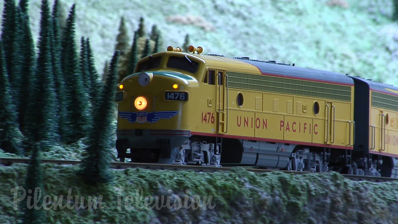Amazing G Scale Model Railway Layout with US Trains