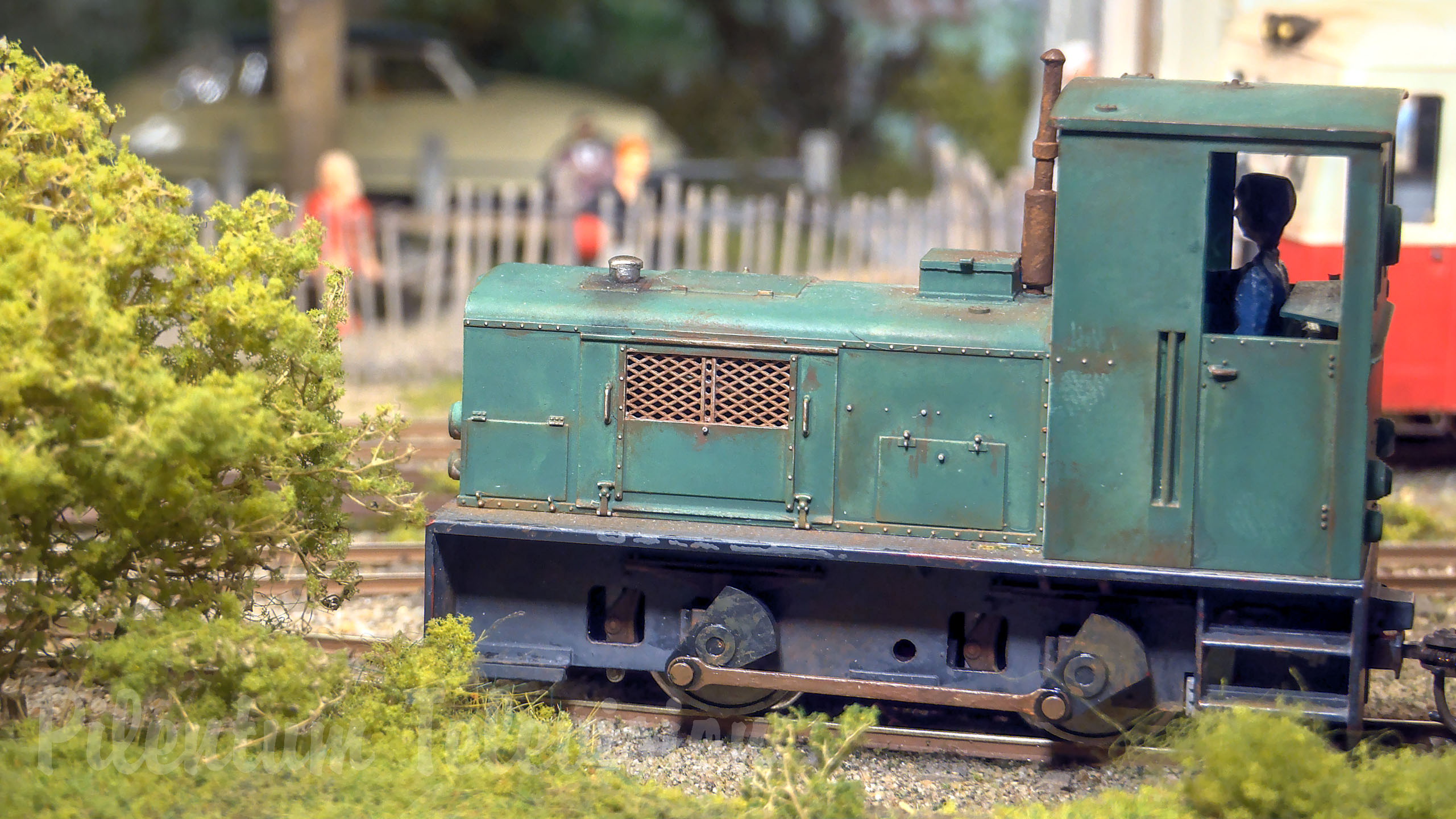 Best Place to Visit in France: Jean-Ville - Realistic O Scale Model Train Layout by Jan van Remmerden