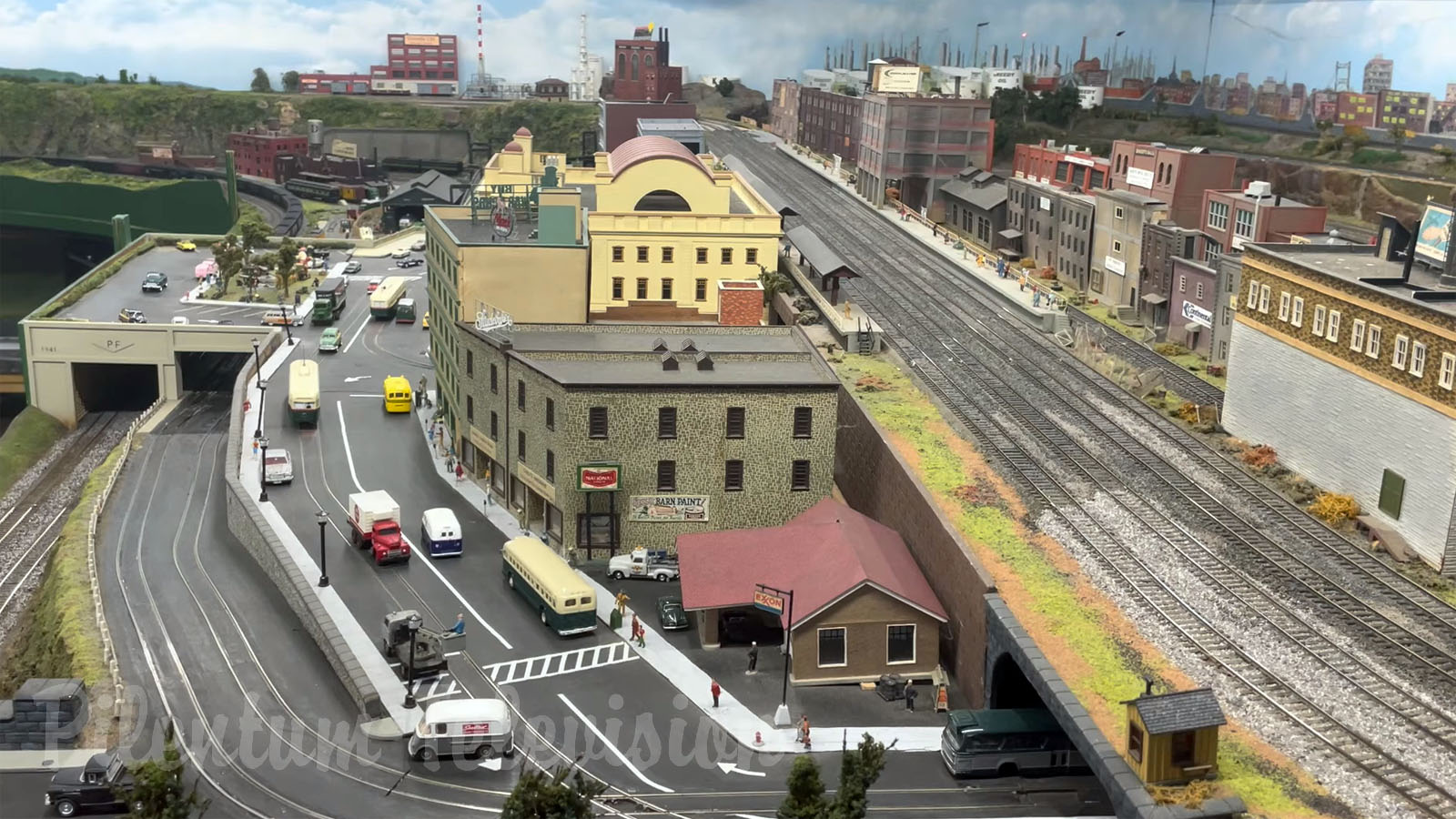One of America’s largest HO scale model train layouts - The Chelten Hills Model Railroad Club