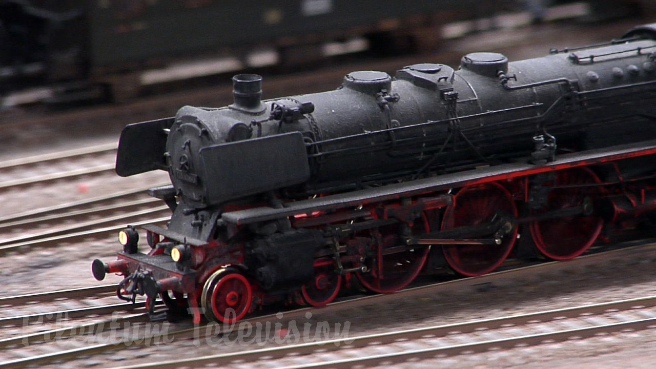 Fantastic Steam Locomotive Model Train Layout in HO Scale