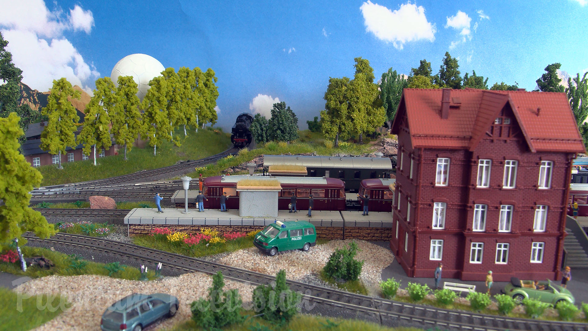 German Model Railroad Operations – Modular Model Train HO Scale Layout