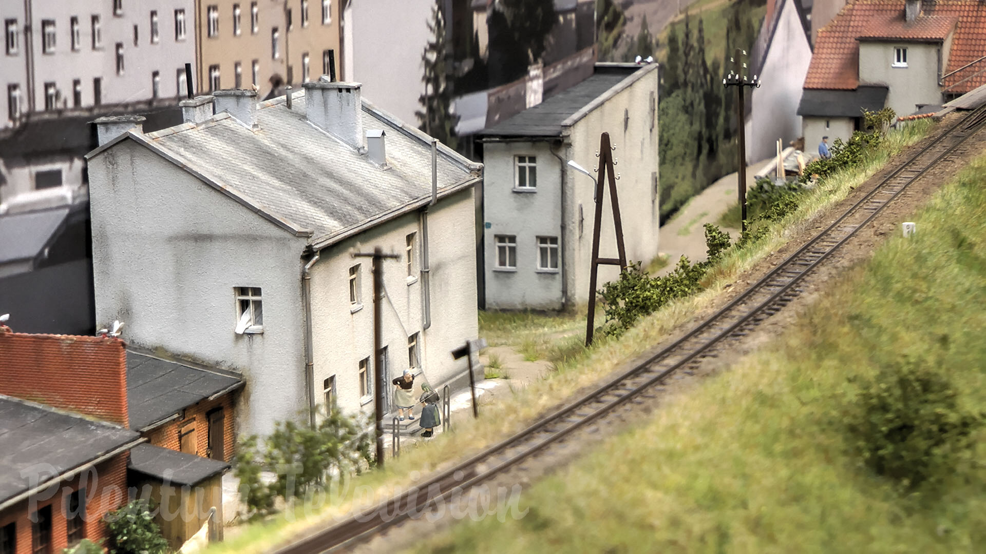 Highly Detailed Realistic HO Scale Model Railway Layout from Poland - Scratch Built Narrow-Gauge Trains