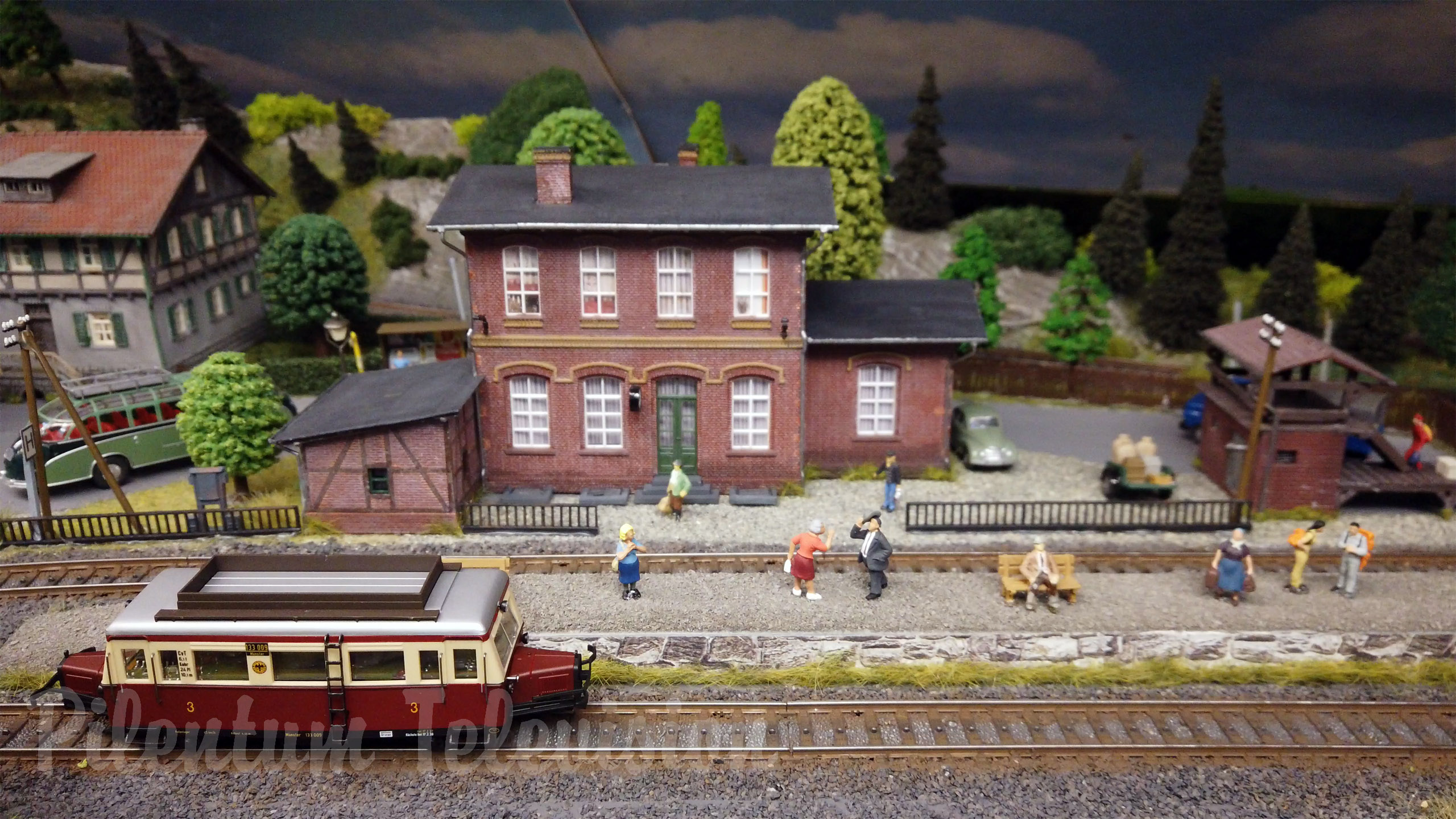 HO Scale Steam Locomotive Model Railway Layout with Thousands of Details (Germany)