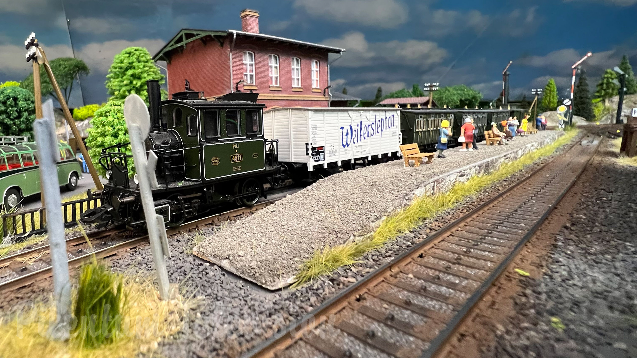 HO Scale Steam Locomotive Model Railway Layout with Thousands of Details (Germany)