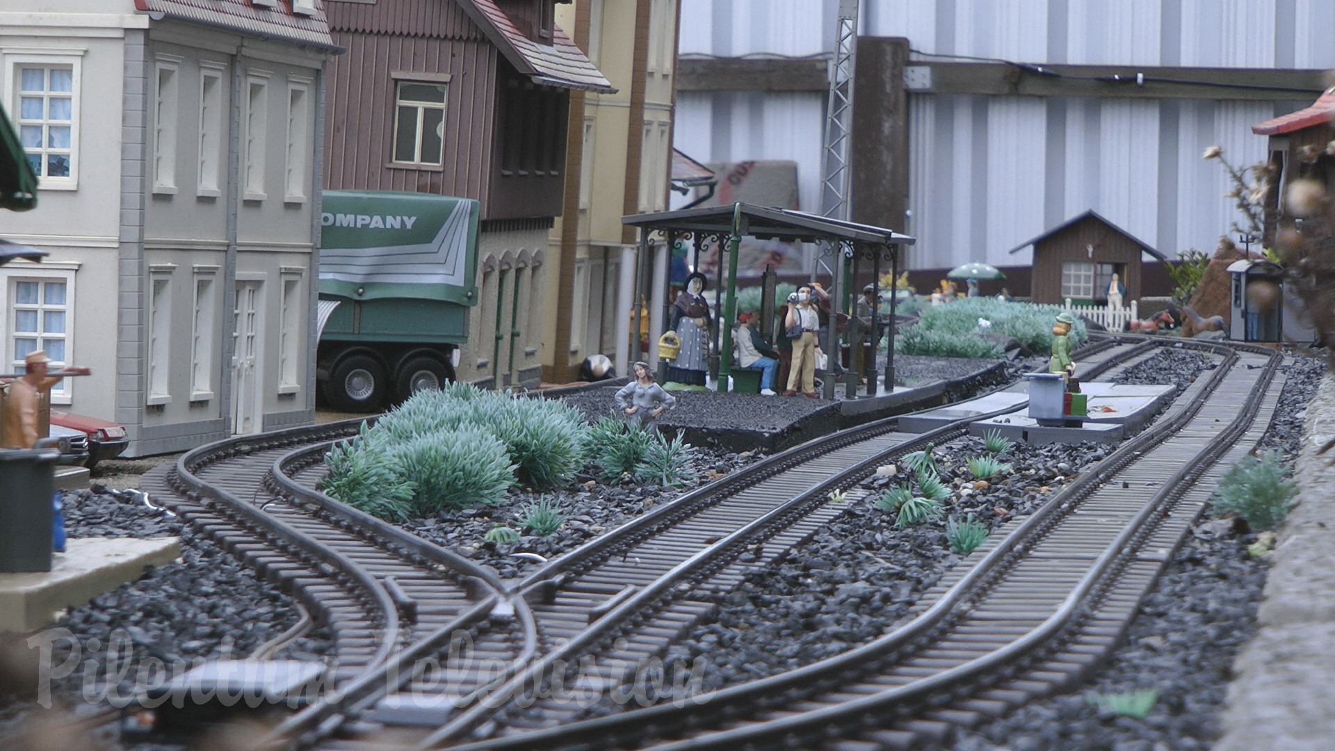 LGB Model Trains - Outdoor Model Railroad Layout in G Scale
