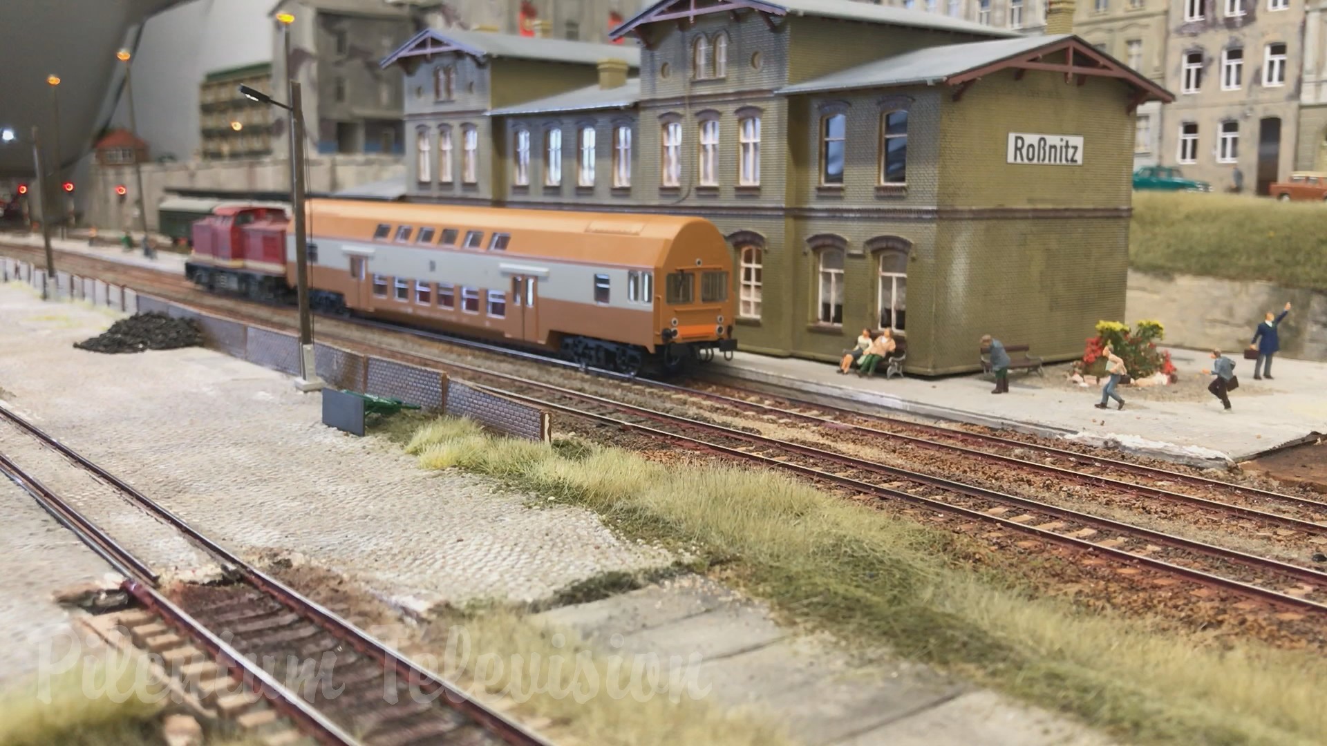Masterpiece of Rail Transport Modeling: An East German Model Railway Layout in HO scale