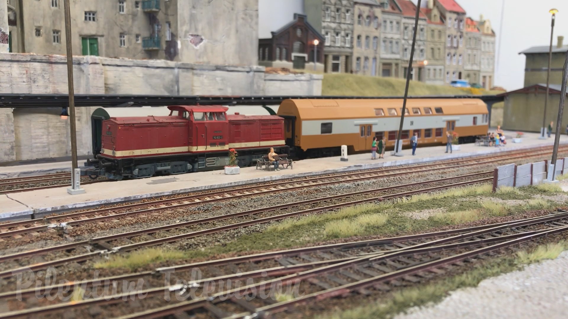 Masterpiece of Rail Transport Modeling: An East German Model Railway Layout in HO scale