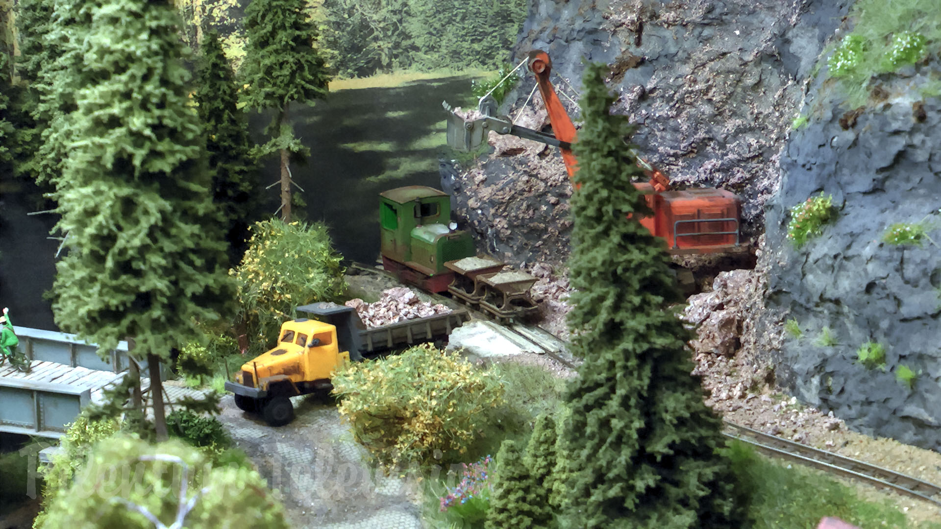 Micro Model Railway and Narrow Gauge Steam Trains in a Stone Quarry in HOn30 Scale