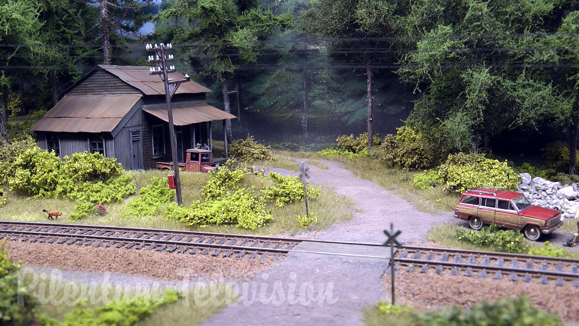Micro Model Railway Shelf Layout HO Scale Ontario Canada by Maurice Kleverwal (On traXS 2024)
