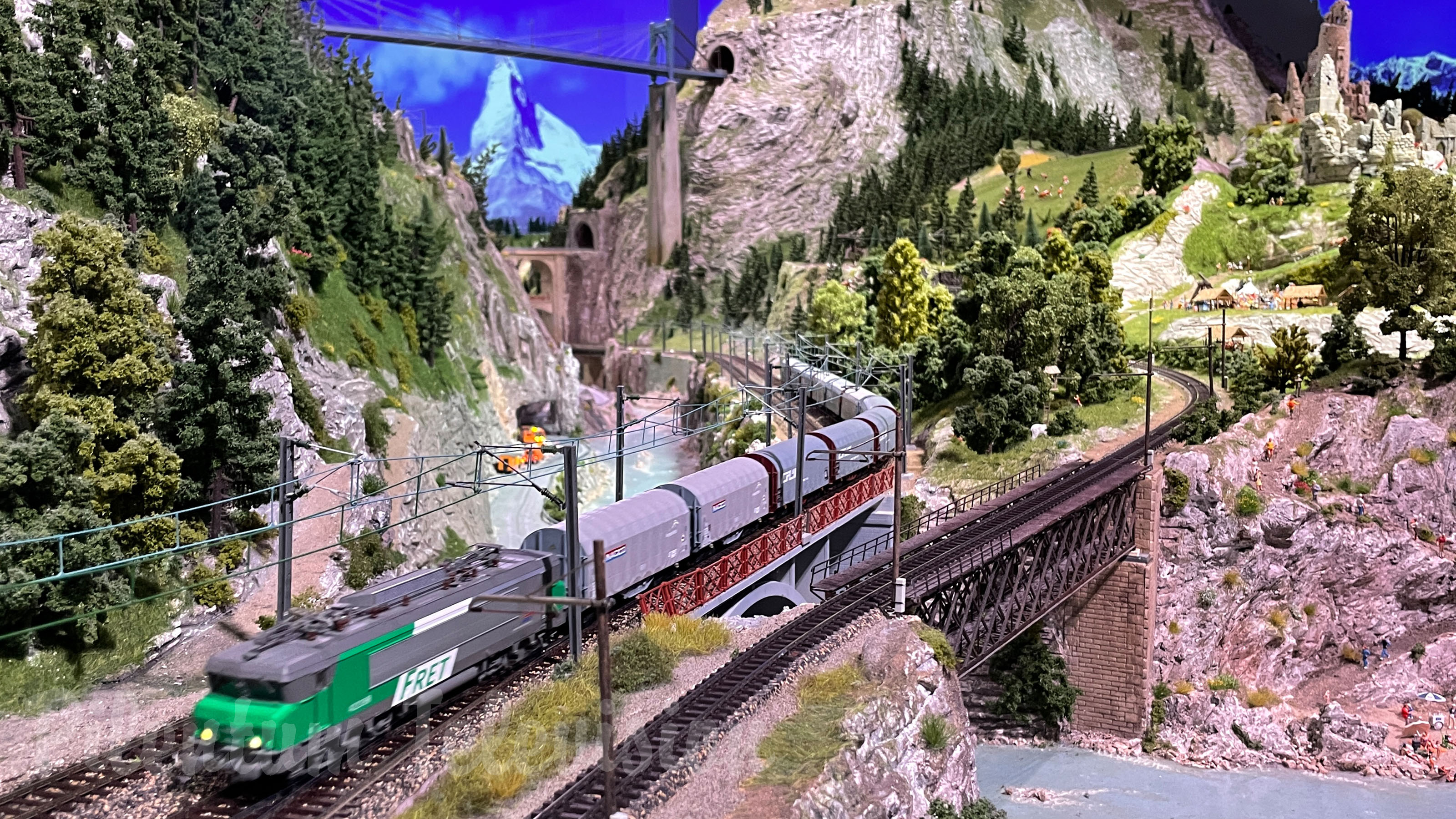 Mini World Lyon - The Largest Model Railway Layout in HO Scale of France - Model Train Cab Ride
