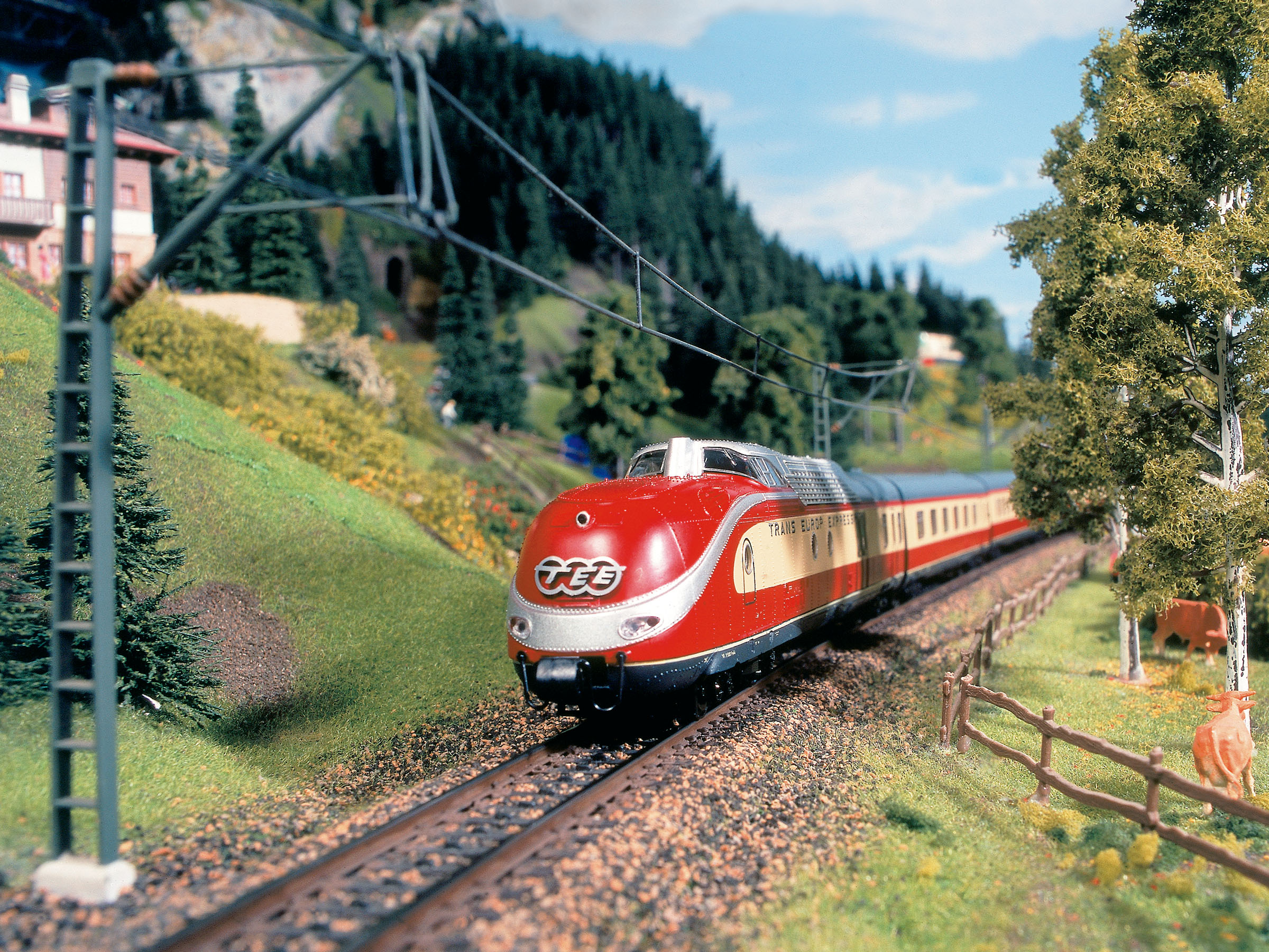 ferromodelismo, modelismo ferroviario, trenes eléctricos - Fascinating video of the world’s largest HO scale model railway layout - Miniatur Wunderland Germany