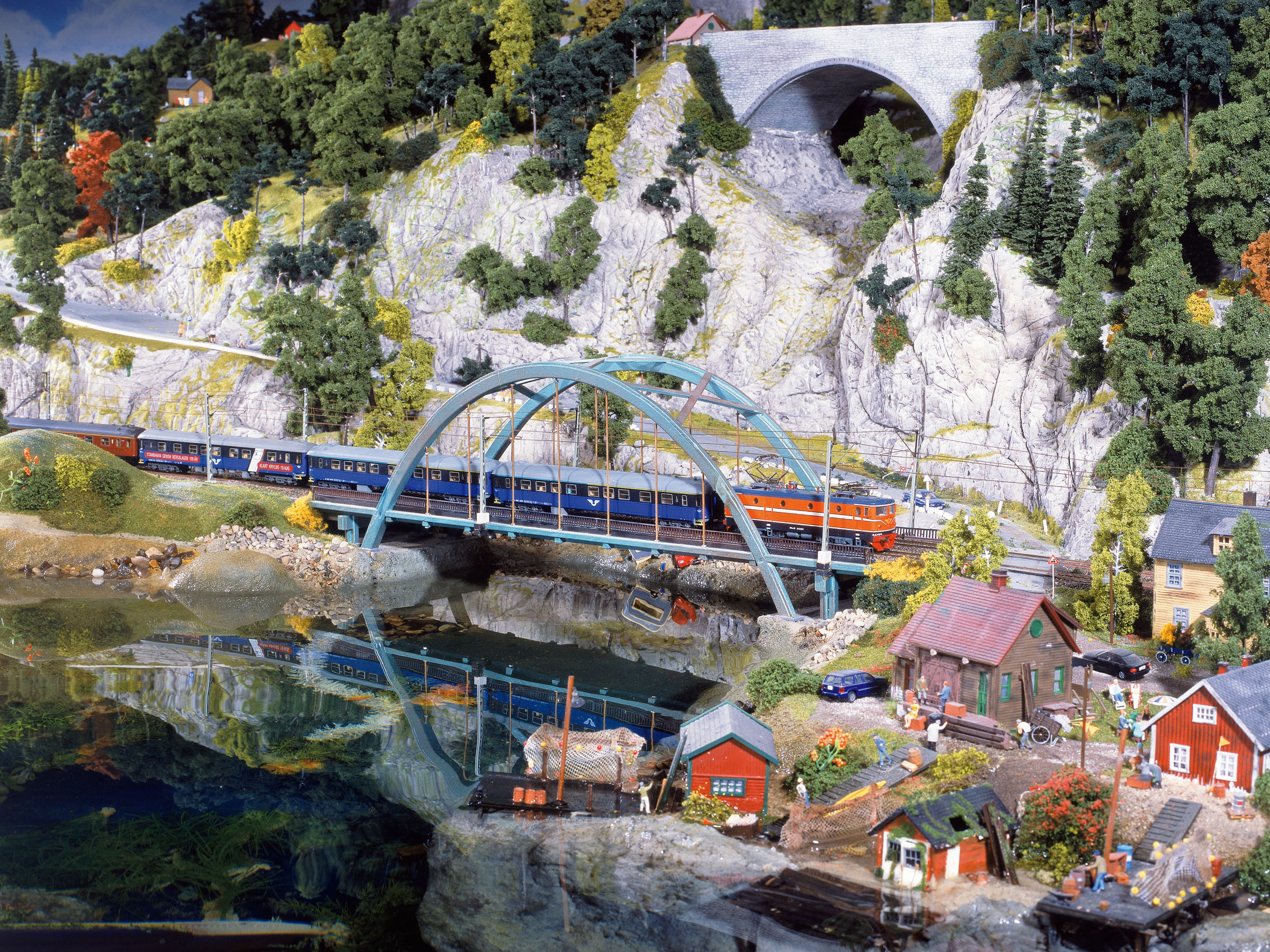 鉄道模型, modelljärnväg, makieta kolejowa - Fascinating video of the world’s largest HO scale model railway layout - Miniatur Wunderland Germany