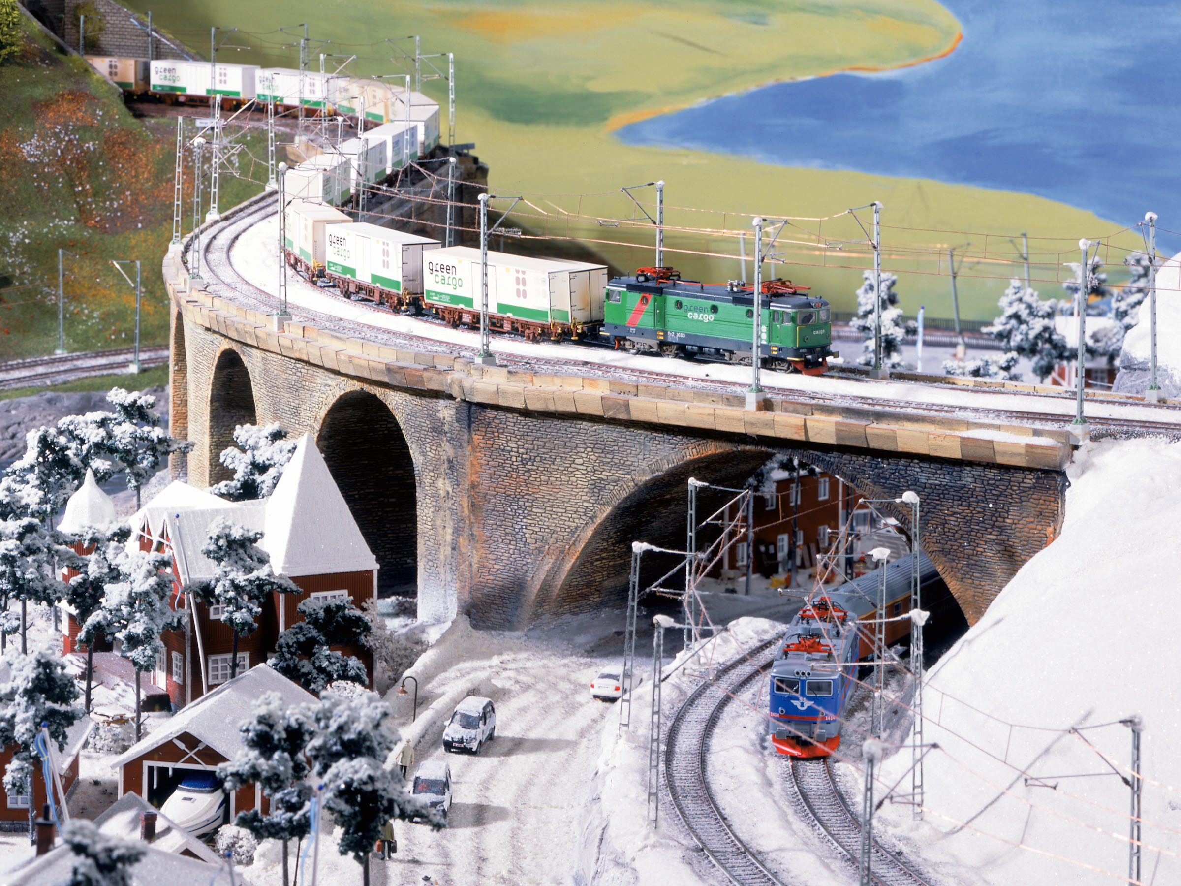 modelová železnice, modely, vlaky, 铁道模型, 火车玩具, 鐵道模型, 火車玩具 - Fascinating video of the world’s largest HO scale model railway layout - Miniatur Wunderland Germany