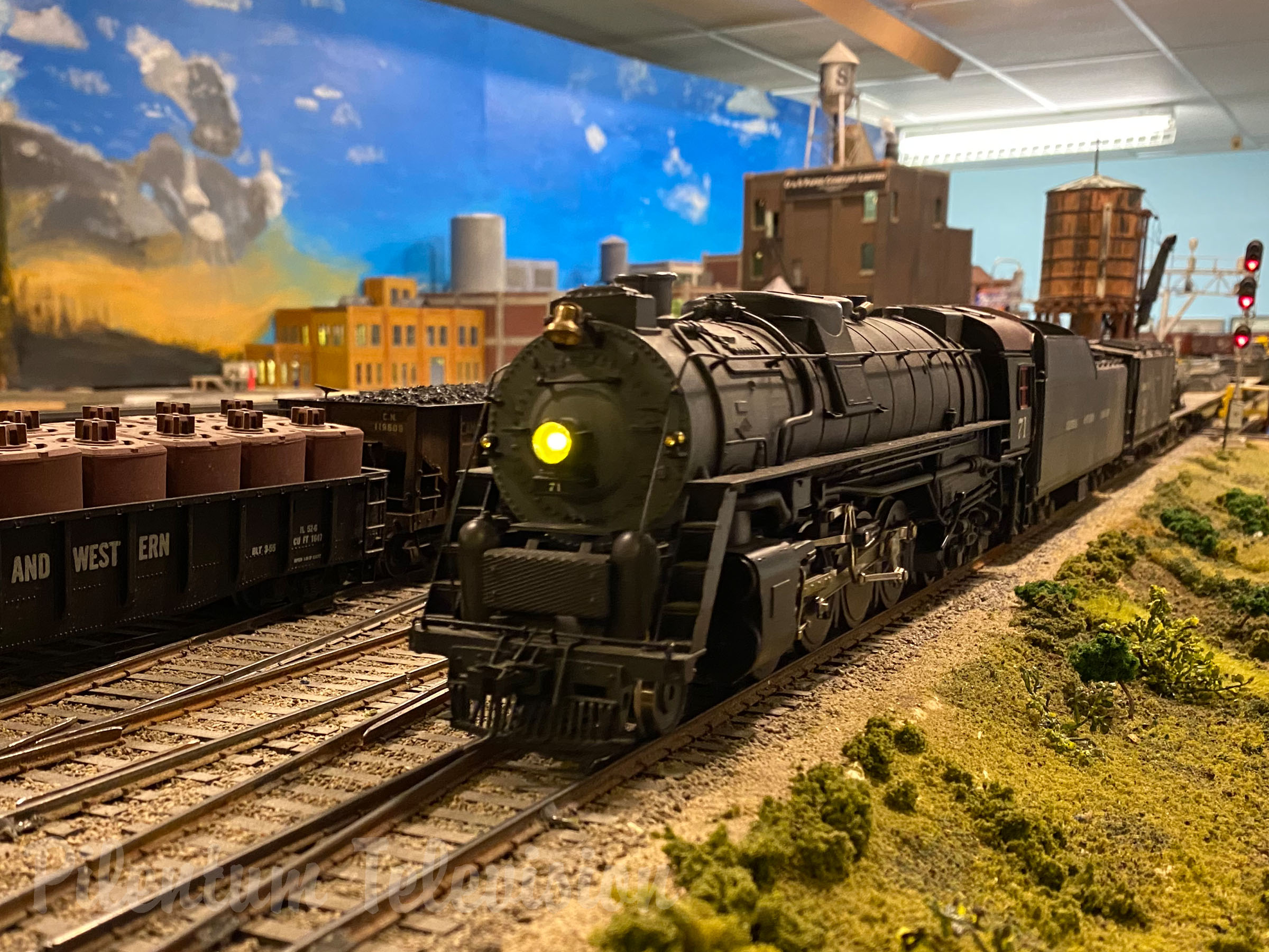One of the largest O scale model railway layouts in North America: Model Railroad Club of Toronto