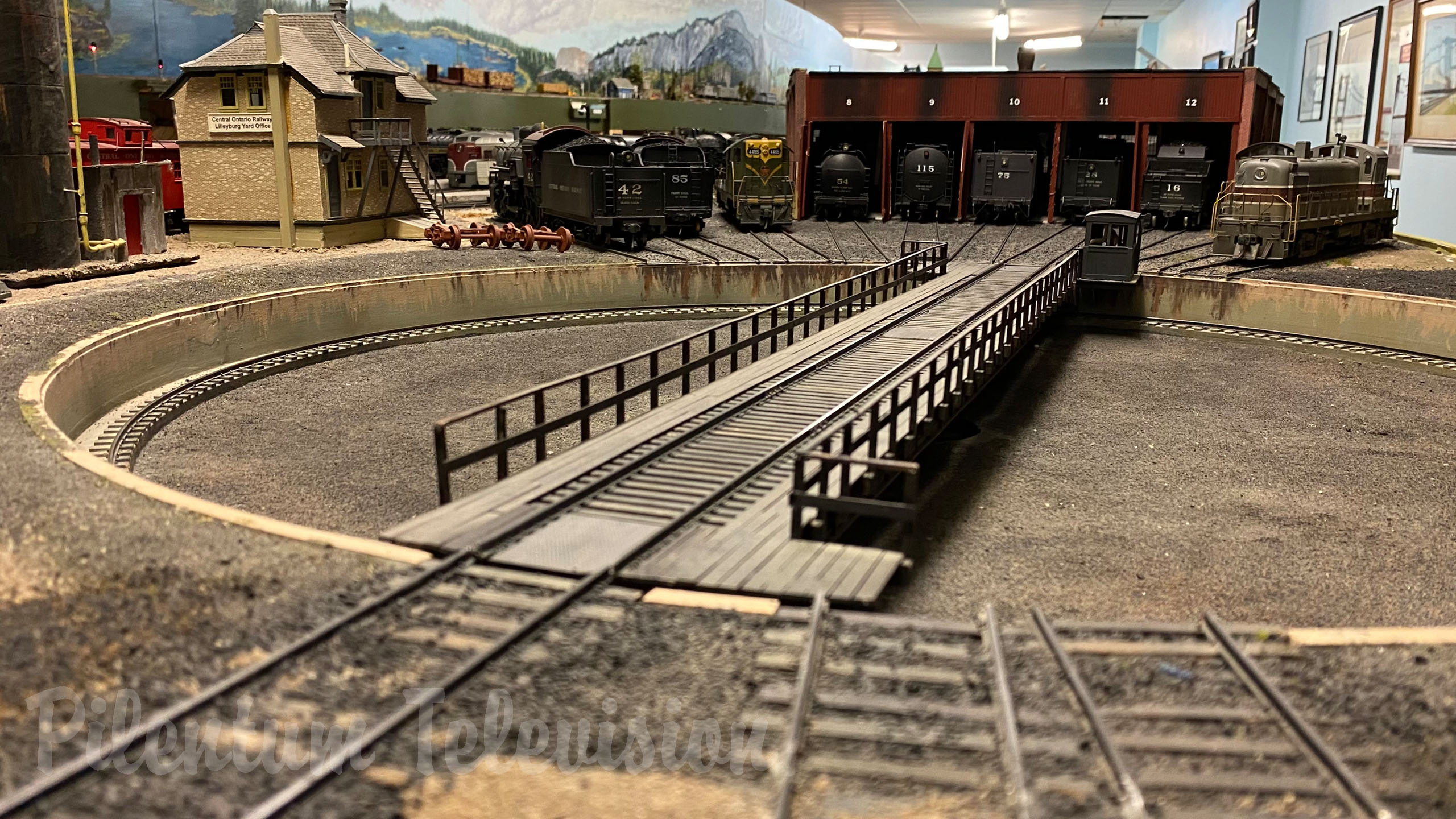 One of the largest O scale model railway layouts in North America: Model Railroad Club of Toronto