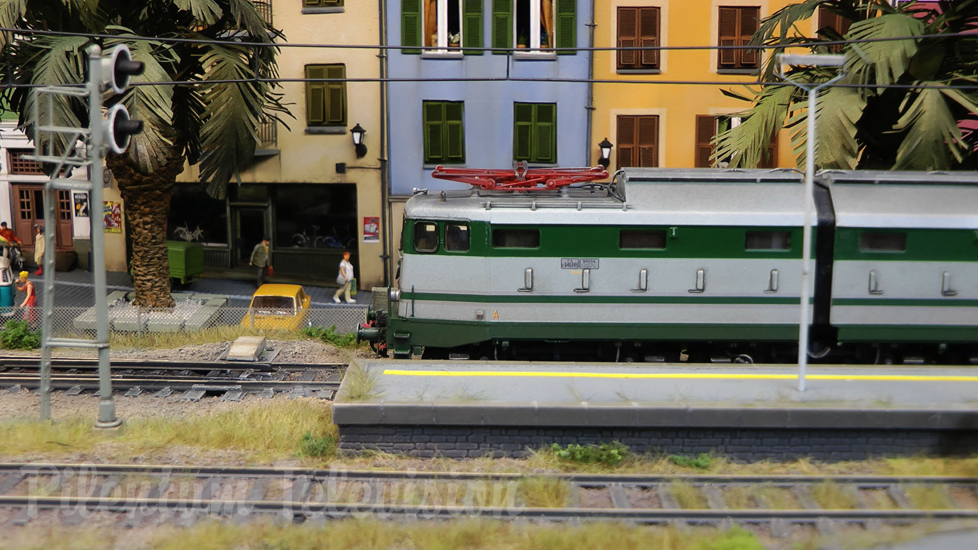 Model Railroad of Italy - Giacomo - 1/87 Scale ACME and Rivarossi Model Train Layout by Maurice Kleverwal