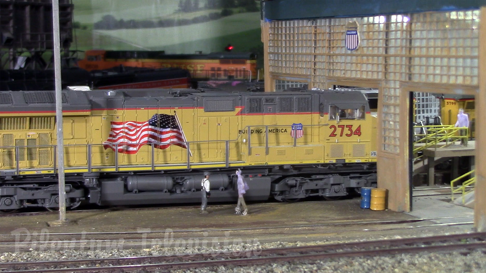 Model Railroad Layout HO Scale - USA Model Trains and Powerful Steam Locomotives and Diesel Locomotives