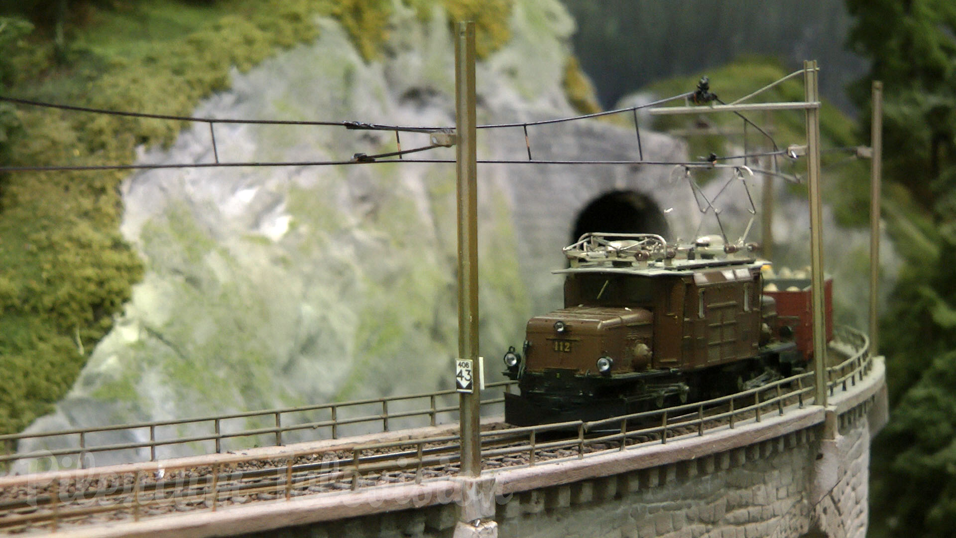 Model railroad layout of Swiss Railways in the Canton of the Grisons - Narrow gauge HO model trains