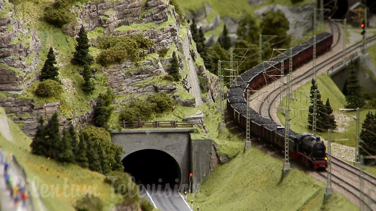 Model Train Paradise - Famous Model Railroad Layout built by Bernhard Stein in HO Scale