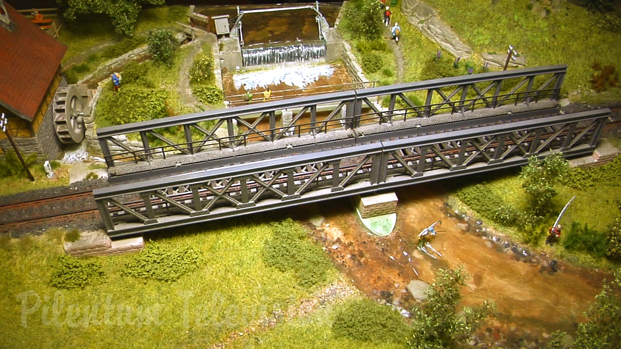 Modular Model Train Layout in HO Scale with Sexy Scenery