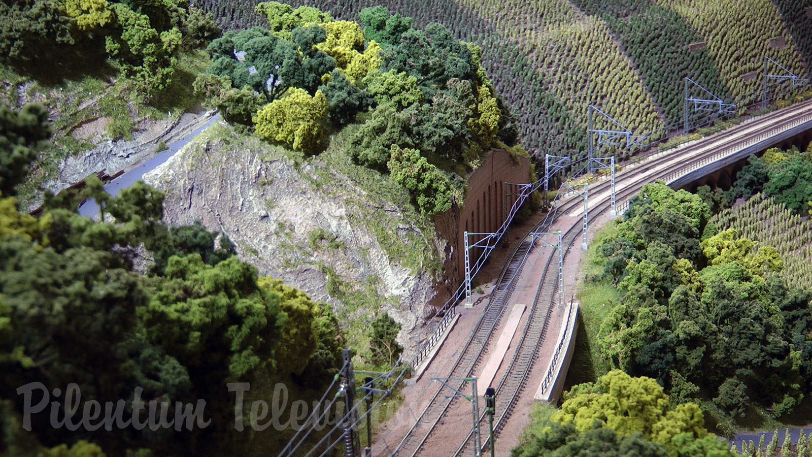 N Scale Layout of the Moselle Valley Railway in Germany by Fleischmann Model Trains