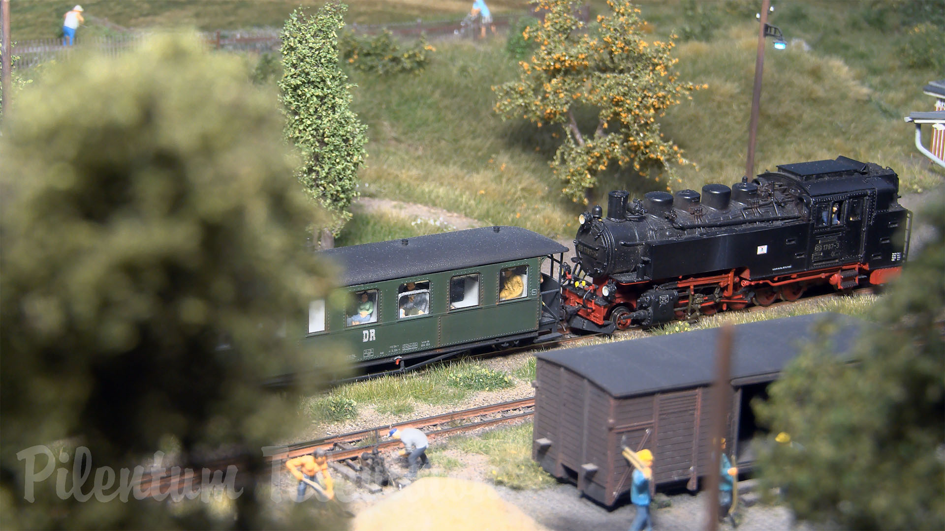 One of the most beautiful and realistic East German model railroad layouts with steam locomotives