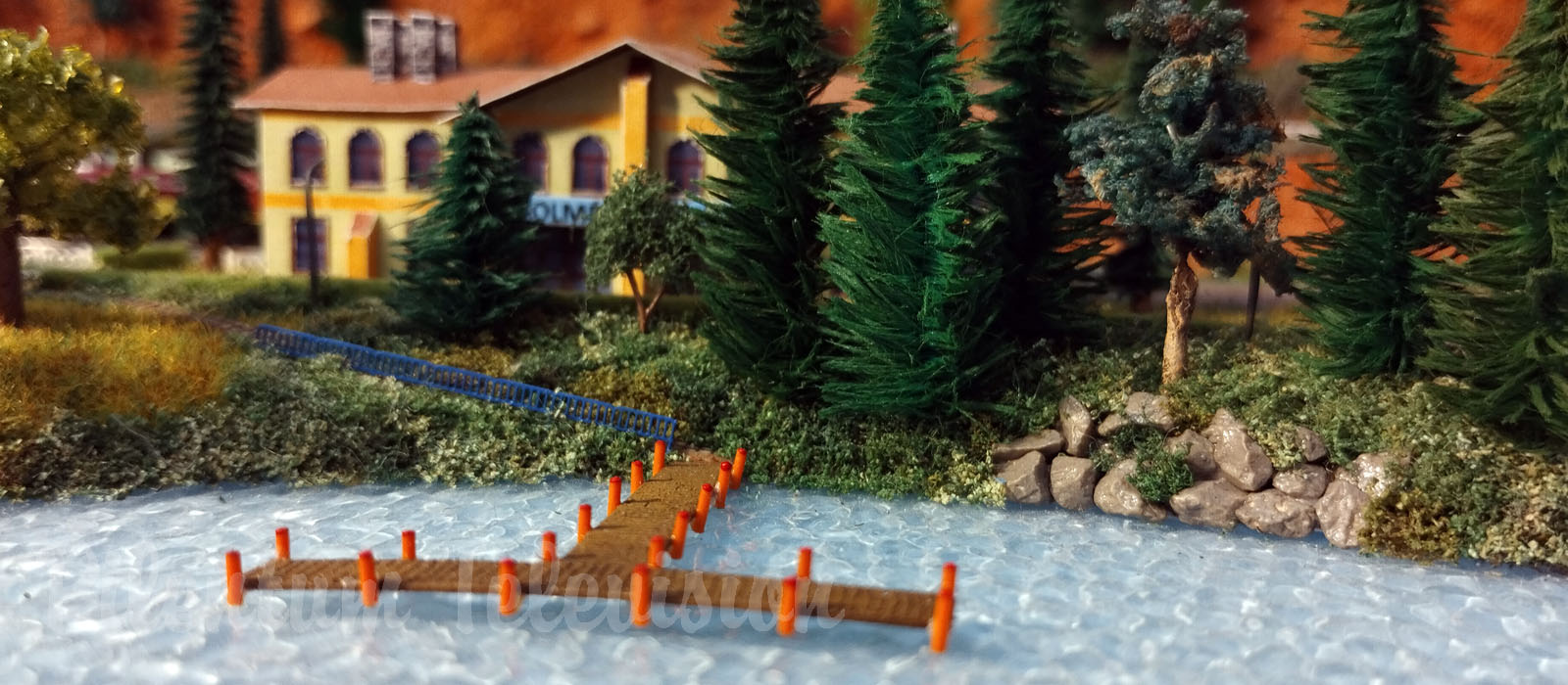 One of the Smallest Model Train Layouts - Micro Model Railroad in T Gauge by Richard Kříž