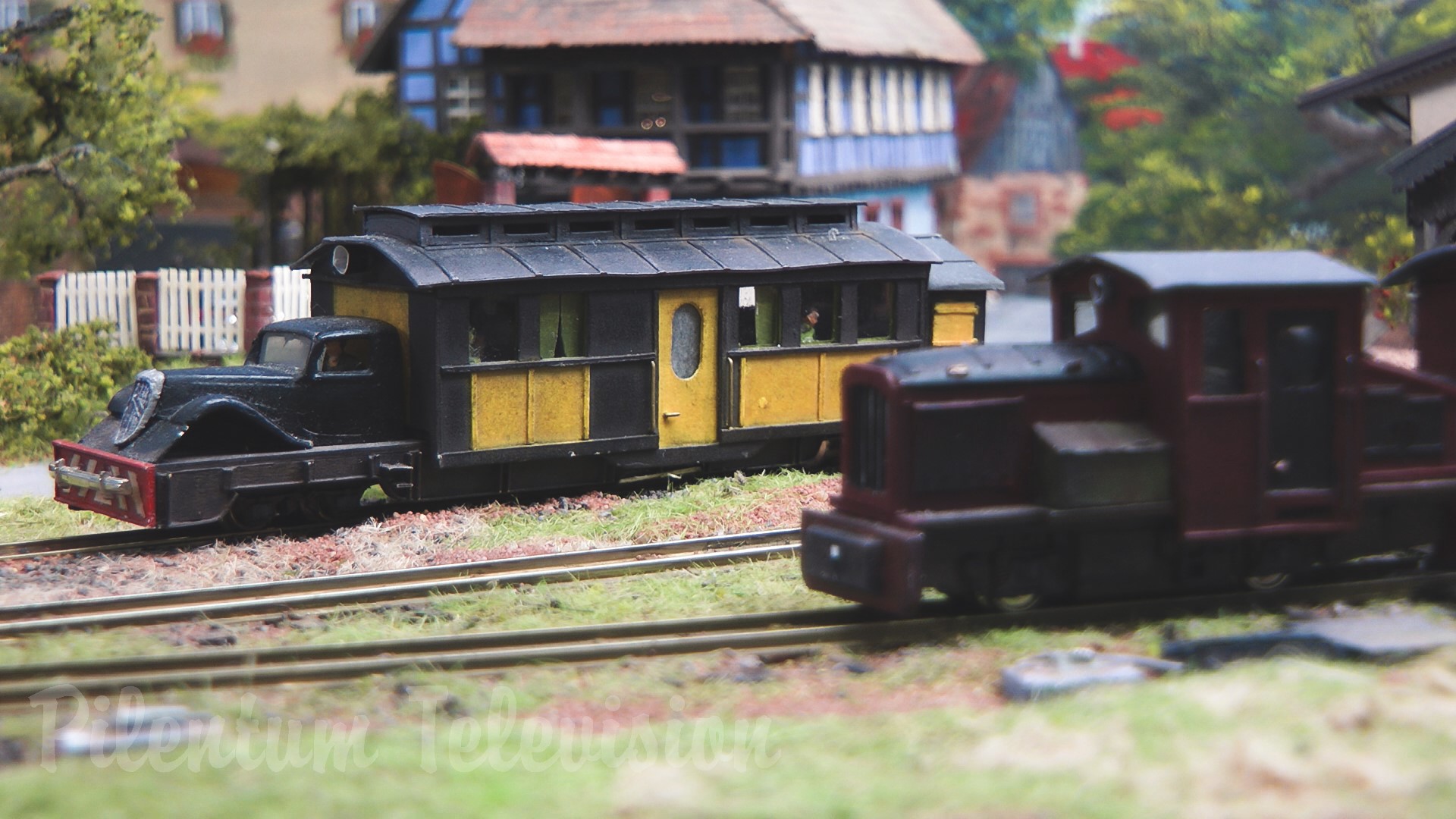 Rubber-Tired Trains on a French Field Railway Layout - Rail Bus and Rail Lorry (Model Railroading)