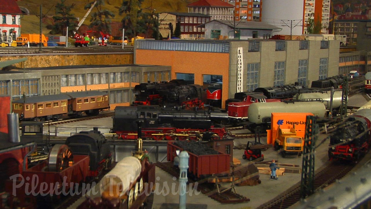 Vintage Model Trains in O Scale with Cab Ride at the Dresden Railroad Museum